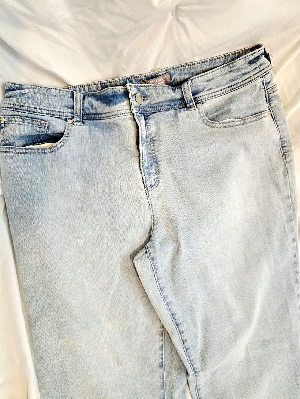 Chicos Fabulously Slimming Jeans 2 Short Light Wash Straight Leg Denim Womens Mi - Picture 4 of 6